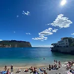 AU BORD DE L\'EAU Studio climatisé avec Terrasse et vue mer à 40m de la plage